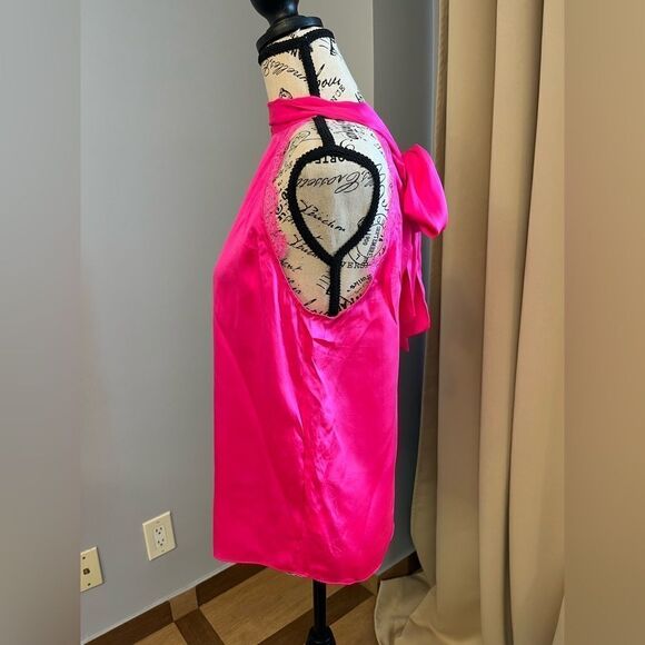 Generation Love
Alyssa Lace Halter Silk Top - Picture 5 of 12